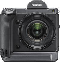 Fujifilm FUJINON GF 45-100 mm F4 R LM OIS WR in schwarz an GFX100 von vorne
