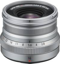 Fujifilm FUJINON XF 16 mm F2.8 R WR in siber von schräg oben