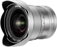 Laowa 12 mm F2.8 Zero-D in silber von vorne links