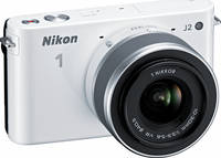 Nikon 1 NIKKOR VR 10-30 mm 1:3.5-5.6 in weiß an 1 J2 von vorne rechts