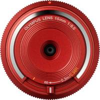 OM System Body Cap Lens 15 mm 1:8.0 (BC-1518) in rot von vorne