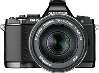 OM System M.Zuiko digital ED 75-300 mm 1:4.8-6.7 II (EZ-M7530-II) in schwarz an OM D E M5 von vorne