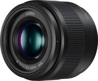 Panasonic Lumix G 25 mm F1.7 (H-H025E) in schwarz von vorne links Panasonic Lumix G 25 mm F1.7 (H-H025E) in schwarz von vorne links