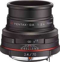 Pentax HD DA 70 mm 1:2.4 Limited in schwarz ausgefahren von schräg oben