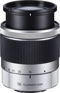 Pentax Q-06 15-45 mm 1:2.8 Telephoto Zoom in silber ausgefahren von schräg oben