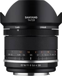 Samyang MF 14 mm F2.8 MK2 in schwarz mit Gegenlichtblende von oben