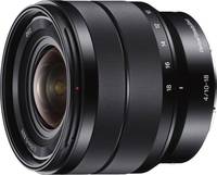 Sony E 10-18 mm F4 (SEL1018) in schwarz von vorne links