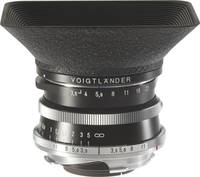 Voigtländer Color Skopar 21 mm / 1:3.5 Asph. mit Sonnenblende von oben
