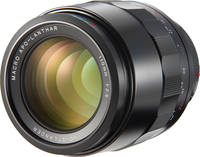 Voigtländer Macro Apo-Lanthar 110 mm / 1:2.5 in schwarz von vorne links