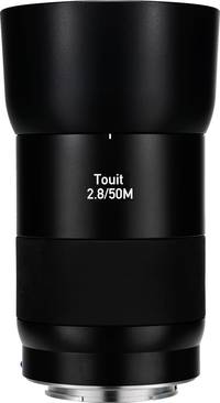 Zeiss Touit 2.8/50M in schwarz mit Gegenlichtblende von oben