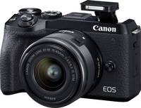 Canon EOS M6 Mark II in schwarz mit EF M 15-45mm und Blitz von vorne links