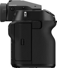 Fujifilm GFX100S II in schwarz von rechts