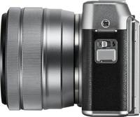 Fujifilm X-A5 in silber mit XC15-45 von links