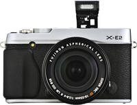 Fujifilm X-E2 in silber mit XF18-55 von vorne