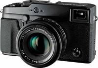 Fujifilm X-Pro1 in schwarz mit XF35 von vorne Fujifilm X-Pro1 in schwarz mit XF35 von vorne
