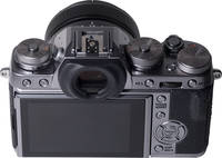 Fujifilm X-T1 in Silber Graphit mit XF18-15 von hinten oben