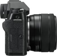 Fujifilm X-T100 in schwarz mit XC15-45 von rechts Fujifilm X-T100 in schwarz mit XC15-45 von rechts