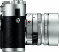 Leica M (Typ 240) in silber mit Summicron m 50mm von rechts