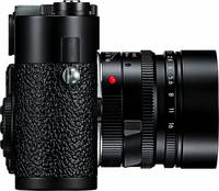 Leica M9 in schwarz mit Summicron m 50mm von rechts