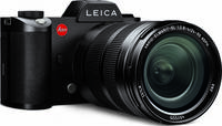 Leica SL (Typ 601) in schwarz mit Vario Elmarit SL 24-90 mm von vorne rechts Leica SL (Typ 601) in schwarz mit Vario Elmarit SL 24-90 mm von vorne rechts