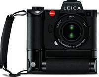 Leica SL2 (Typ 2998) in schwarz mit Summicron 50mm f2 und Handgriff von vorne