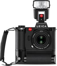 Leica SL2 (Typ 2998) in schwarz mit Summicron 50mm f2 und SF40 Blitz und Handgriff von vorne
