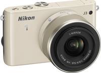 Nikon 1 J3 in beige mit Nikkor 10-30 von vorne rechts Nikon 1 J3 in beige mit Nikkor 10-30 von vorne rechts