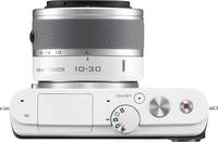 Nikon 1 J3 in weiß mit Nikkor 10-30 von oben Nikon 1 J3 in weiß mit Nikkor 10-30 von oben