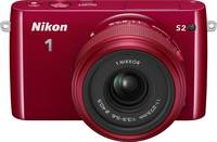 Nikon 1 S2 in rot mit Nikkor 11-275 von vorne oben