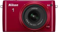 Nikon 1 S2 in rot mit Nikkor 11-275 von vorne