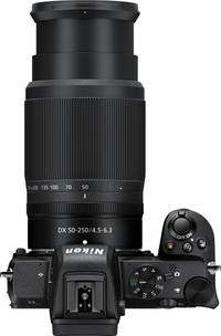 Nikon Z50 in schwarz mit Z DX 50-250mm ausgefahren von oben