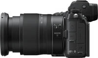 Nikon Z6 II in schwarz mit 24-70 von links