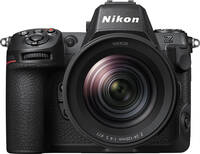 Nikon Z8 in schwarz mit Nikkor Z 24-120mm f4 von vorne Nikon Z8 in schwarz mit Nikkor Z 24-120mm f4 von vorne
