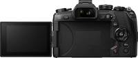 OM System OM-D E-M1 Mark II in schwarz mit Klappdisplay von hinten OM System OM-D E-M1 Mark II in schwarz mit Klappdisplay von hinten