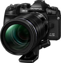 OM System OM-D E-M1 Mark III in schwarz mit 40-150mm von vorne links OM System OM-D E-M1 Mark III in schwarz mit 40-150mm von vorne links