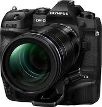 OM System OM-D E-M1X in schwarz mit M Zuiko 40-150 mm von vorne links