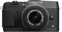 OM System PEN E-P5 in schwarz mit 14-42 mm von vorne
