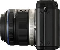 OM System PEN E-PL2 in schwarz mit 14-42 mm von links