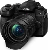 Panasonic Lumix DC-G91 in schwarz mit G Vario 12-60mm und Gegenlichtblende von vorne links Panasonic Lumix DC-G91 in schwarz mit G Vario 12-60mm und Gegenlichtblende von vorne links
