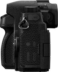 Panasonic Lumix DC-G97 in schwarz von links