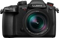 Panasonic Lumix DC-GH5 II in schwarz mit DG Vario 12-60mm f28-40 von vorne