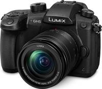 Panasonic Lumix DC-GH5S in schwarz mit G Vario 12-60 mm von vorne links