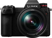 Panasonic Lumix DC-S1R in schwarz mit Lumix S 24-105 mm von vorne Panasonic Lumix DC-S1R in schwarz mit Lumix S 24-105 mm von vorne