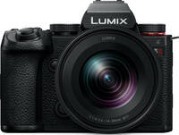 Panasonic Lumix DC-S5 II in schwarz mit S14-28mm f4-56 von vorne