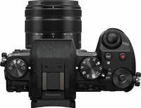 Panasonic Lumix DMC-G70 in schwarz mit G Vario 14-42 mm von oben