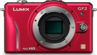 Panasonic Lumix DMC-GF2 in rot von vorne Panasonic Lumix DMC-GF2 in rot von vorne