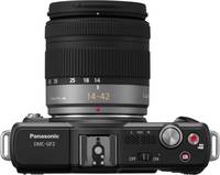 Panasonic Lumix DMC-GF2 in schwarz mit G Vario 14-42 mm von oben Panasonic Lumix DMC-GF2 in schwarz mit G Vario 14-42 mm von oben
