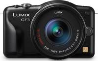 Panasonic Lumix DMC-GF3 in schwarz mit G Vario 14-42 mm von vorne