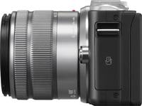 Panasonic Lumix DMC-GF6 in schwarz mit G Vario 14-42 mm von links