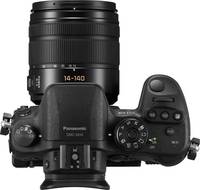 Panasonic Lumix DMC-GH4R in schwarz mit G Vario 14-140 mm von oben Panasonic Lumix DMC-GH4R in schwarz mit G Vario 14-140 mm von oben